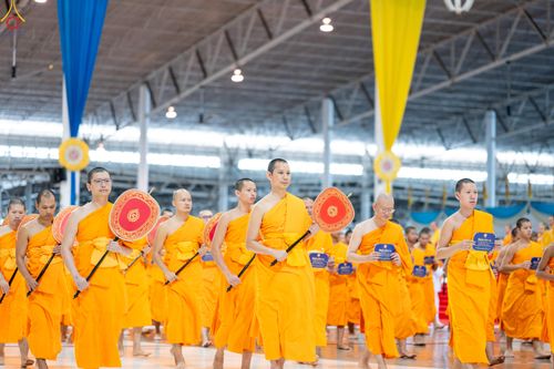 ภาพ No.339065:วันอาทิตย์ที่ 12 กรกฎาคม พ.ศ.2569 พิธีมุทิตาผู้สอบได้เปรียญธรรม ประโยค 1-2 ถึง ป.ธ.9 และ บ.ศ.1-2 ถึง บ.ศ.6 สำนักศาสนศึกษาวัดพระธรรมกาย ประจำปี 2569, พิธีมอบตราตั้งแต่งตั้งอาจารย์ใหญ่ สำนักศาสนศึกษาวัดพระธรรมกาย