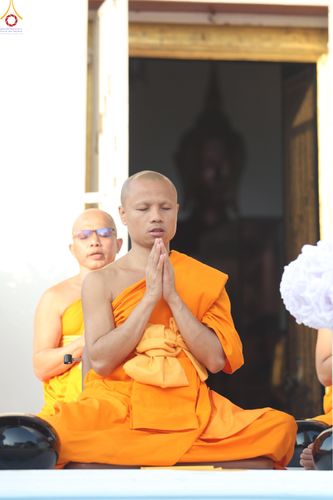 ภาพ No.297594:วันที่ 18 มกราคม พ.ศ. 2569 พิธีตักบาตรพระธรรมยาตรา ณ วัดโบสถ์บน ต.บางคูเวียง จ.นนทบุรี อนุสรณ์สถานลำดับที่ 4 สถานที่เกิดด้วยกายธรรม ในโครงการธรรมยาตรา กตัญญูบูชา มหาปูชนียาจารย์ พระมงคลเทพมุนี(สด จนฺทสโร) พระผู้ปราบมาร อนุสรณ์สถาน 7 แห่ง ปีที่ 14