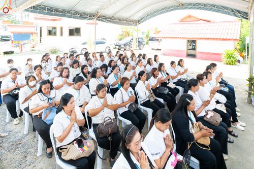 ภาพ No.339259:วันเสาร์ที่ 27 มิถุนายน พ.ศ. 2569 พิธีตักบาตรแด่คณะสงฆ์ 323 วัด 4 จังหวัดชายแดนภาคใต้ พิธีถวายสังฆทานแด่คณะสงฆ์ 323 วัด ปีที่ 22 ครั้งที่ 187 พิธีมอบกองทุนหนุนแรงใจช่วยครูใต้ ปีที่ 19 ครั้งที่ 150 และพิธีทำบุญอุทิศส่วนกุศลให้ผู้วายชนม์