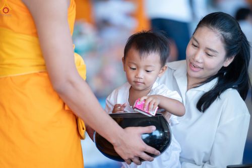 ภาพ No.345445:วันพฤหัสบดีที่ 27 สิงหาคม พ.ศ.2569 พิธีตักบาตรในวันธรรมชัย ณ สภาธรรมกายสากล วัดพระธรรมกาย ปทุมธานี