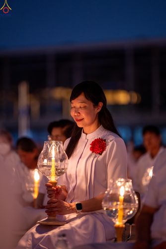 ภาพ No.308004:วันที่ 31 มกราคม พ.ศ. 2569 พิธีจุดประทีปธรรมถวายเป็นพุทธบูชา  และบูชาธรรมมหาปูชนียาจารย์ (ภาพชุดที่ 3) ณ วัดพระธรรมกาย ปทุมธานี ในโครงการธรรมยาตรา กตัญญูบูชา มหาปูชนียาจารย์ พระมงคลเทพมุนี(สด จนฺทสโร) พระผู้ปราบมาร อนุสรณ์สถาน 7 แห่ง ปีที่ 14