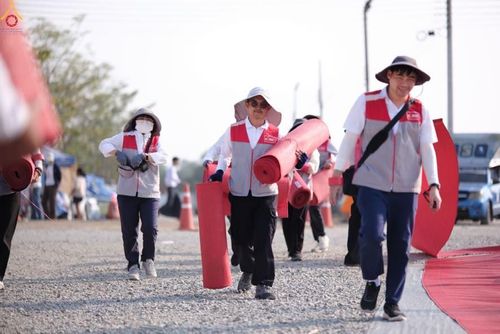 ภาพ No.301540:ภาพเบื้องหลังอาสาสมัครรวมใจ ชุดที่ 4 ในโครงการธรรมยาตรา กตัญญูบูชา มหาปูชนียาจารย์ พระมงคลเทพมุนี(สด จนฺทสโร) พระผู้ปราบมาร อนุสรณ์สถาน 7 แห่ง ปีที่ 14