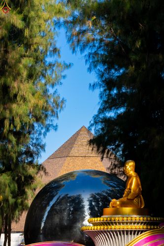 ภาพ No.288487:วันที่ 4 มกราคม พ.ศ. 2569 พระธรรมยาตราปฏิบัติธรรม และถ่ายภาพหมู่ประวัติศาสตร์ ในโครงการธรรมยาตรา กตัญญูบูชา มหาปูชนียาจารย์ พระมงคลเทพมุนี(สด จนฺทสโร) พระผู้ปราบมาร อนุสรณ์สถาน 7 แห่ง ปีที่ 14 ณ อนุสรณ์สถานมหาวิหารพระมงคลเทพมุนี (โลตัสแลนด์) อ.สองพี่น้อง