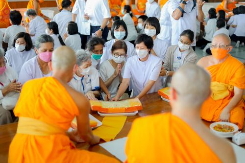 ภาพ No.78110:พิธีบุพเปตพลี ครั้งที่ 132 เพื่ออุทิศบุญกุศลแด่บรรพบุรุษผู้ล่วงลับ วันที่ 21 มีนาคม พ.ศ. 2566 ณ วัดพระธรรมกาย