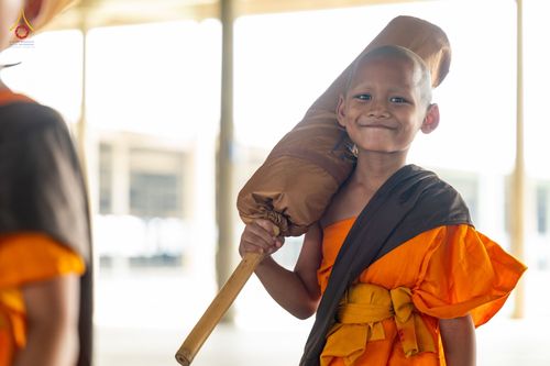 ภาพ No.81025:การฝึกเดินธุดงค์ของสามเณร ในโครงการบรรพชาสามเณรเพื่อฟื้นฟูพระพุทธศาสนาทั่วไทย ประจำปี 2566 ณ วิหารคดชั้น2 วัดพระธรรมกาย