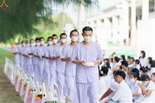 ภาพ No.82572:พิธีตัดปอยผมและปลงผมนาคธรรมทายาท ในโครงการอุปสมบทหมู่ธรรมทายาทพุทธศาสตร์สากล รุ่นที่ 7 (ภาคฤดูฝน) วันอาทิตย์ที่ 11 มิถุนายน พ.ศ. 2566 ณ  วัดพระธรรมกาย