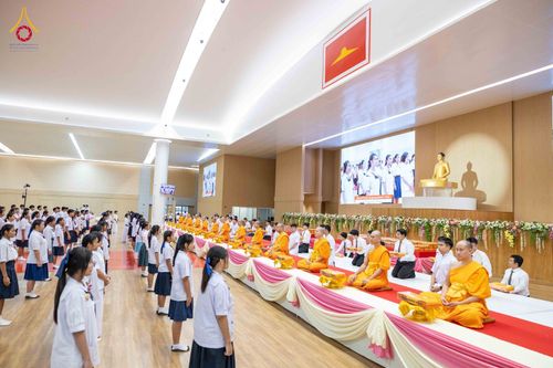 ภาพ No.348555:วันที่ 12 กันยายน พ.ศ. 2569 การอบรมเชิงปฏิบัติการจัดกิจกรรมทอดกฐินสัมฤทธิ์ พิธีมอบผ้าไตรประธานกฐินเด็กดี V-Star ประจำปีพุทธศักราช 2569 ณ สภาธรรมกายสากล วัดพระธรรมกาย