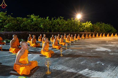 ภาพ No.125272:พิธีจุดโคมมาฆประทีป เพื่อถวายเป็นพุทธบูชา ณ เจดีย์สวรรค์ วัดบ้านขุน  อำเภอฮอด จังหวัดเชียงใหม่ วันเสาร์ที่ ๒๔ กุมภาพันธ์ พ.ศ. ๒๕๖๗