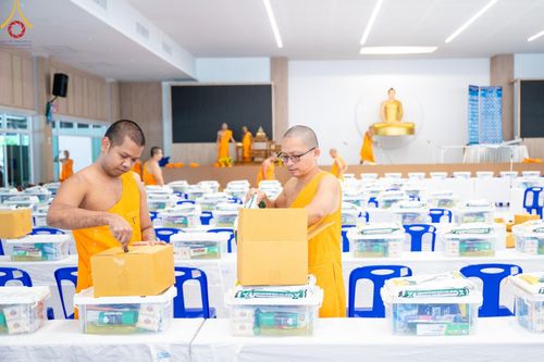 ภาพ No.142104:พิธีถวายสังฆทานแด่คณะสงฆ์ 323 วัด ปีที่ 20 ครั้งที่ 170 , พิธีมอบกองทุนหนุนแรงใจช่วยครูใต้ ปีที่ 17 ครั้งที่ 135 และพิธีทำบุญอุทิศส่วนกุศลให้ผู้วายชนม์ วันเสาร์ที่ 22 มิถุนายน พ.ศ.2567 ณ ศูนย์ปฏิบัติธรรมภาคใต้ อ.บางกล่ำ จ.สงขลา