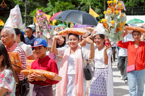 ภาพ No.260398:วันที่ 19 ตุลาคม พ.ศ. 2568 พิธีทอดกฐินสามัคคีทั่วไทย 30,000 วัด โดยคณะศิษยานุศิษย์ บูชาธรรม 81 ปี หลวงพ่อธัมมชโย ณ วัดเทพวนาราม ต.ศรีสุนทร อ.ถลาง จ.ภูเก็ต