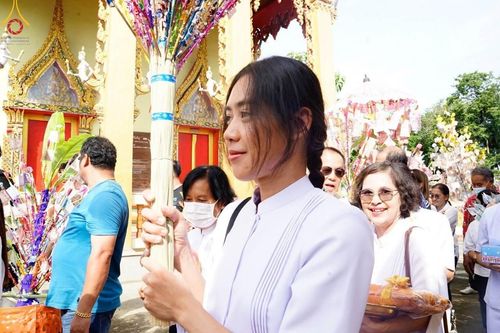 ภาพ No.94844:พิธีทอดกฐินสามัคคีทั่วไทย 5,000 วัด ณ วัดโพธิ์ศรีเจริญ อ.ศรีประจันต์ จ.สุพรรณบุรี วันที่ 12 พฤศจิกายน พ.ศ. 2566