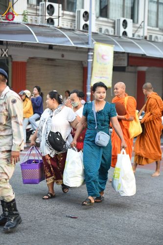 ภาพ No.147820:มหาสังฆทานครั้งยิ่งใหญ่ ตักบาตรพระ 10,000 รูป คณะสงฆ์ 4 ประเทศ 14 จังหวัดภาคใต้ วันอาทิตย์ที่ 11 สิงหาคม พ.ศ. 2567 ณ นิพัทธ์อุทิศ 3 ใจกลางนครหาดใหญ่ จ.สงขลา