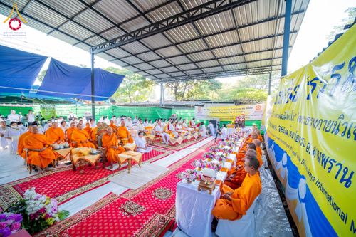 ภาพ No.62332:คณะศิษยานุศิษย์รวมใจสถาปนาและสมโภช ธรรมจักร เพื่ออัญเชิญประดิษฐาน ณ ยอดอุโบสถ 80 ปี หลวงพ่อธัมมชโย วัดพระธรรมกายนิวเจอร์ซี ประเทศสหรัฐอเมริกา  วันอาทิตย์ที่ 7 เมษายน พ.ศ. 2567