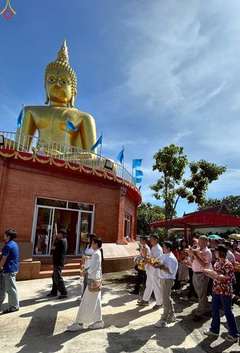 ภาพ No.260544:วันที่ 19 ตุลาคม พ.ศ. 2568 พิธีทอดกฐินสามัคคีทั่วไทย 30,000 วัด โดยคณะศิษยานุศิษย์ บูชาธรรม 81 ปี หลวงพ่อธัมมชโย ณ วัดบางเลน อ.บางเลน จ.นครปฐม