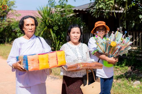 ภาพ No.166063:พิธีทอดกฐิน ณ ที่พักสงฆ์นาเจริญ(คุ้มเกษม) จ.อุบลราชธานี ในโครงการกฐินสามัคคีทั่วไทย 30,000 วัด บูชาธรรม 80 ปี หลวงพ่อธัมมชโย โดยคณะศิษยานุศิษย์วัดพระธรรมกาย วันที่ 20 ตุลาคม พ.ศ. 2567