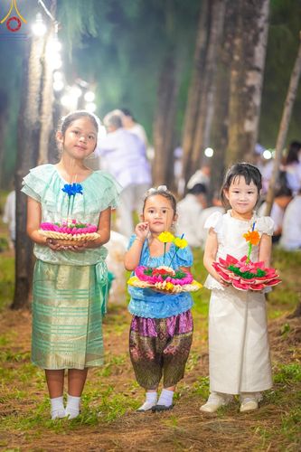 ภาพ No.170252:พิธีลอยกระทงธรรม ณ สระเศรษฐีทะเลบุญ มหาวิหารพระมงคลเทพมุนีฯ วัดพระธรรมกาย วันศุกร์ที่ 15 พฤศจิกายน พ.ศ.2567 (วันเพ็ญ 15 ค่ำ เดือน 12)