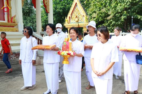 ภาพ No.182035:พิธีทอดกฐิน ณ วัดดอนสำโรง จ.สุพรรณบุรี ในโครงการทอดกฐินสามัคคีทั่วไทย 30,000 วัด บูชาธรรม 80 ปี หลวงพ่อธัมมชโย โดยคณะศิษยานุศิษย์วัดพระธรรมกาย วันที่ 2 พฤศจิกายน พ.ศ. 2567