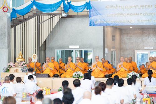 ภาพ No.86003:งานบุญครบรอบ 12 ปี ณ ศูนย์อบรมเยาวชนนครปฐม วันเสาร์ ที่ 19 สิงหาคม พ.ศ. 2566 พิธีทอดผ้าป่าบำรุงศูนย์ และพิธีเจริญพระพุทธมนต์ ฉลองหอฉันคุณยายฯ ประธานสงฆ์  พระมหาคมสัน  ธมฺมาสนฺโน ประธานบุญพิธี กัลฯสุนทรินทร์  จันทนา และคณะเจ้าภาพจังหวัดนครปฐม