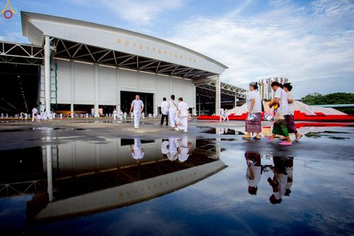 ภาพ No.227824:วันอาทิตย์ที่ 1 มิถุนายน พ.ศ. 2568 พิธีตักบาตร , พิธีบูชาข้าวพระ ณ วัดพระธรรมกาย จ.ปทุมธานี