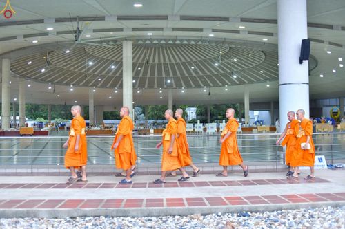 ภาพ No.247337:วันจันทร์ที่ 22 กันยายน พ.ศ. 2568 (วันพระ แรม 15 ค่ำ เดือน 10) พิธีบุพเปตพลี ครั้งที่ 170 ร่วมอุทิศบุญแด่หมู่ญาติที่ล่วงลับไปแล้ว และสืบทอดอายุพระพุทธศาสนา ณ หอฉันคุณยายอาจารย์ฯ วัดพระธรรมกาย