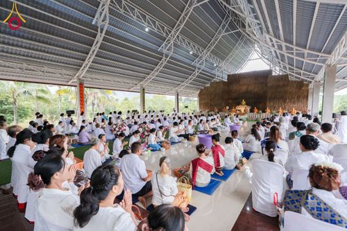 ภาพ No.165600:พิธีทอดกฐินศูนย์ปฏิบัติธรรมแก้วภูเรือ จ.เลย ในโครงการกฐินสามัคคีทั่วไทย 30,000 วัด บูชาธรรม 80 ปี หลวงพ่อธัมมชโย โดยคณะศิษยานุศิษย์วัดพระธรรมกาย วันที่ 20 ตุลาคม พ.ศ. 2567