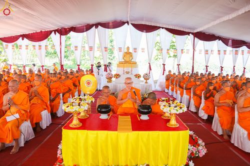 ภาพ No.104115:พิธีโปรยรัตนชาติ วางศิลาฤกษ์ สามเณรธรรมทายาทชาวอินโดนีเซียกว่า 1,000 รูป ณ มหาเจดีย์บุโรพุทโธ ประเทศอินโดนีเซีย ในวันที่ 21 ธันวาคม พ.ศ. 2566