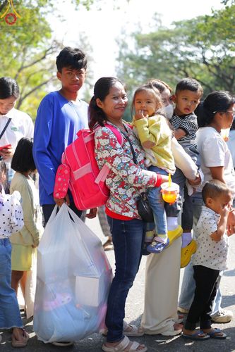 ภาพ No.194099:วัดพระธรรมกาย จัดงานวันเด็กแห่งชาติ ประจำปี พ.ศ.2568 ออกร้านอาหาร 200 ร้าน มอบของขวัญหลายหมื่นชิ้น วันที่ 12 มกราคม พ.ศ. 2568 วัดพระธรรมกาย อ.คลองหลวง จ.ปทุมธานี
