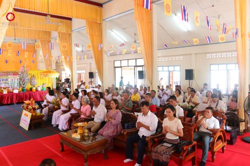 ภาพ No.171949:พิธีทอดกฐิน ณ วัดบ้านโนน จ.ปราจีนบุรี ในโครงการกฐินสามัคคีทั่วไทย 30,000 วัด บูชาธรรม 80 ปี หลวงพ่อธัมมชโย โดยคณะศิษยานุศิษย์วัดพระธรรมกาย วันที่ 27 ตุลาคม พ.ศ. 2567