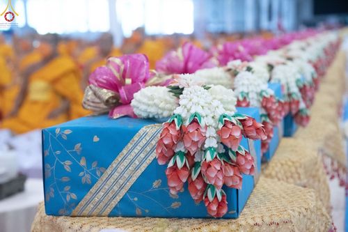 ภาพ No.85317:พิธีถวายมหาสังฆทานคณะสงฆ์ 2000 กว่าวัดทั่วประเทศปีที่ 23, พิธีถวายไทยธรรมคณะสงฆ์ 323 วัด 4 จังหวัดชายแดนภาคใต้, พิธีมอบปัจจัยช่วยเหลือครู 4 จังหวัดชายแดนภาคใต้ ณ สภาธรรมกายสากล วัดพระธรรมกาย ในวันสมาธิโลก อาทิตย์ที่ 6 สิงหาคม พ.ศ. 2566