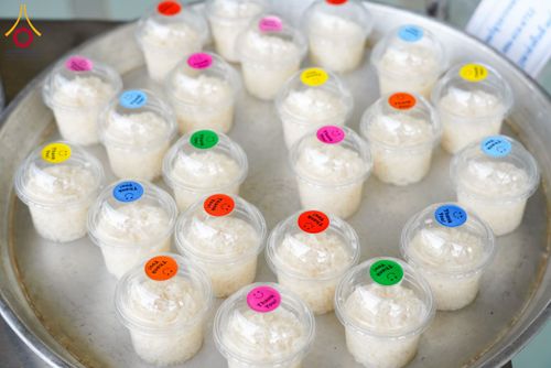 ภาพ No.214696:วันเสาร์ที่ 5 เมษายน พ.ศ. 2568 พิธีถวายภัตตาหารเมนูสวรรค์ "เพื่อการบรรลุธรรม" ณ หอฉันคุณยายอาจารย์ฯ วัดพระธรรมกาย