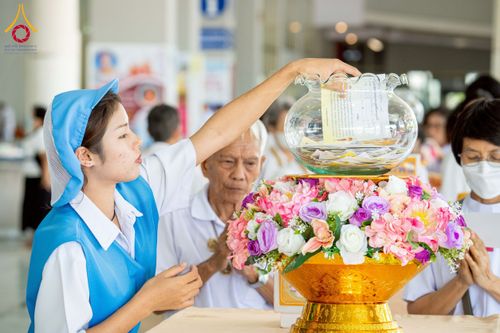 ภาพ No.253487:วันอังคารที่ 7 ตุลาคม พ.ศ.2568 (วันพระ ขึ้น 15 ค่ำ เดือน 11) พิธีบุพเปตพลี ครั้งที่ 171 ร่วมอุทิศบุญแด่หมู่ญาติที่ล่วงลับไปแล้ว และสืบทอดอายุพระพุทธศาสนา ณ หอฉันคุณยายอาจารย์ฯ วัดพระธรรมกาย