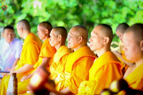 ภาพ No.140402:พิธีตอกเสาเข็มเป็นปฐมฤกษ์ เพื่อสร้างกุฎิและหอสวดมนต์ และพิธีทอดผ้าป่าบำรุงวัด ณ วัดกลางธนรินทร์ ต.บ้านแป้ง อ.พรหมบุรี จ.สิงห์บุรี วันอาทิตย์ที่ 9 มิถุนายน พ.ศ.2567