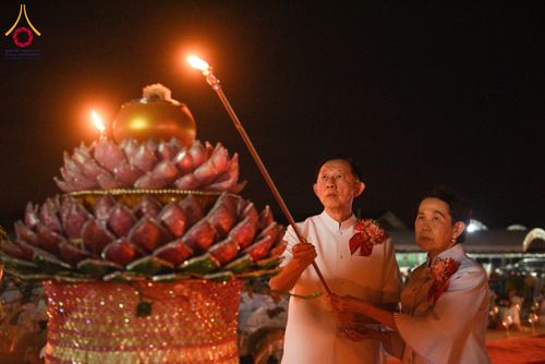 ภาพ No.211680:วันอาทิตย์ที่ 16 มีนาคม พ.ศ. 2568 พิธีจุดประทีปถวายเป็นพุทธบูชา ฉลองปทุมเจดีย์ (เจดีย์พระพุทธเจ้า 5 พระองค์) ณ ศูนย์อบรมเยาวชนปัตตานี