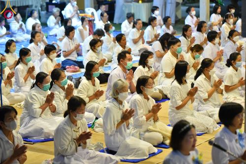 ภาพ No.106643:พิธีถวายภัตตาหารเป็นสังฆทาน แด่คณะพระธรรมยาตราฯ ในโครงการธรรมยาตรากตัญญูบูชา มหาปูชนียาจารย์ พระมงคลเทพมุนี(สด จนฺทสโร) พระผู้ปราบมาร อนุสรณ์สถาน 7 แห่ง ปีที่ 12 วันที่ 6 มกราคม พ.ศ. 2567 ณ อนุสรณ์สถานโลตัสแลนด์ จ.สุพรรณบุรี