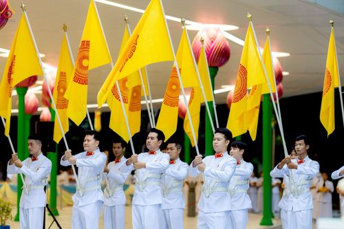 ภาพ No.228813:วันเสาร์ที่ 14 มิถุนายน พ.ศ. 2568 พิธีเวียนประทักษิณ , พิธีขอขมารับผ้าไตร ในโครงการบรรพชาอุปสมบทหมู่ ผู้บริหารรุ่นที่ 15 และ อุดมศึกษา รุ่นที่ 52 ณ โบสถ์พระไตรปิฎก วัดพระธรรมกาย