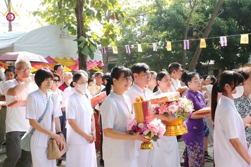 ภาพ No.183748:พิธีทอดกฐิน ณ วัดโตนด จ.นนทบุรี ในโครงการทอดกฐินสามัคคีทั่วไทย 30,000 วัด บูชาธรรม 80 ปี หลวงพ่อธัมมชโย โดยคณะศิษยานุศิษย์วัดพระธรรมกาย วันที่ 10 พฤศจิกายน พ.ศ. 2567