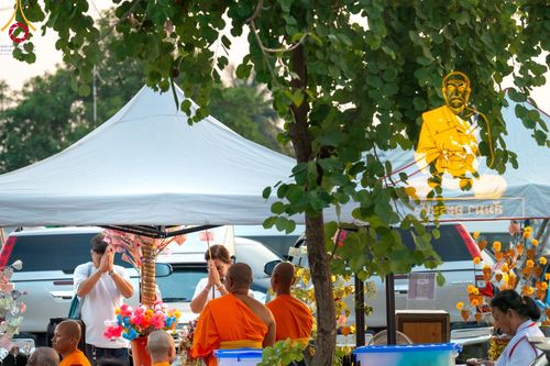 ภาพ No.109528:พิธีจุดประทีปถวายเป็นพุทธบูชา และบูชาธรรมมหาปูชนียาจารย์ วันที่ 10 มกราคม พ.ศ. 2567 ณ อนุสรณ์สถานคลองบางนางแท่น อ.สามพราน จ.นครปฐม