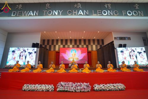 ภาพ No.173735:พิธีทอดกฐิน ศูนย์ปฏิบัติธรรม "ธรรมโยธิน" วัดแก้วธรรมชัยมาเลเซีย วันที่ 27 ตุลาคม พ.ศ. 2567