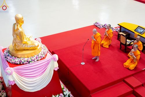 ภาพ No.160077:พิธีทอดผ้าป่าสมทบกฐินวัดพระธรรมกาย และสมทบกฐิน 30,000 วัดทั่วไทย ครั้งที่ 3 ณ สภาธรรมกายสากล วัดพระธรรมกาย วันพฤหัสบดีที่ 10 ตุลาคม พ.ศ. 2567