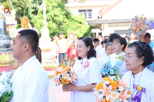 ภาพ No.181959:พิธีทอดกฐิน ณ วัดคลองตะแบก จ.นครราชสีมา ในโครงการทอดกฐินสามัคคีทั่วไทย 30,000 วัด บูชาธรรม 80 ปี หลวงพ่อธัมมชโย โดยคณะศิษยานุศิษย์วัดพระธรรมกาย วันที่ 2 พฤศจิกายน พ.ศ. 2567