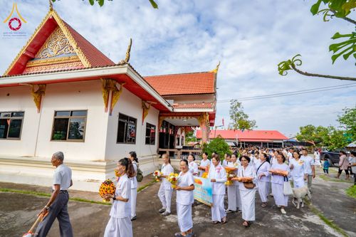 ภาพ No.182234:พิธีทอดกฐิน ณ วัดบ้านโนนดู่ ต.ตลาดไทร อ.ชุมพวง จ.นครราชสีมา ในโครงการทอดกฐินสามัคคีทั่วไทย 30,000 วัด บูชาธรรม 80 ปี หลวงพ่อธัมมชโย โดยคณะศิษยานุศิษย์วัดพระธรรมกาย วันที่ 7 พฤศจิกายน พ.ศ. 2567