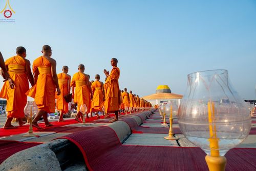 ภาพ No.204461:พิธีจุดประทีปถวายเป็นพุทธบูชา และบูชาธรรมมหาปูชนียาจารย์ ณ วัดพระธรรมกาย ตำบลคลองสาม อำเภอคลองหลวง จังหวัดปทุมธานี ในโครงการธรรมยาตรา กตัญญูบูชา มหาปูชนียาจารย์ พระมงคลเทพมุนี(สด จนฺทสโร) พระผู้ปราบมาร ปีที่ 13 วันที่ 31 มกราคม พ.ศ. 2568