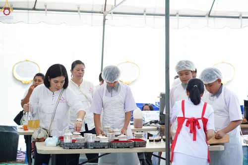 ภาพ No.89711:พิธีวางแผ่นจารึกชื่อ เพื่อนำไปประดิษฐานไว้ในฐานองค์พระประธาน เนื่องในโอกาสครบรอบ 10 ปี ศูนย์ปฏิบัติธรรมนครราชสีมา วันอาทิตย์ที่ 24 กันยายน พ.ศ. 2566