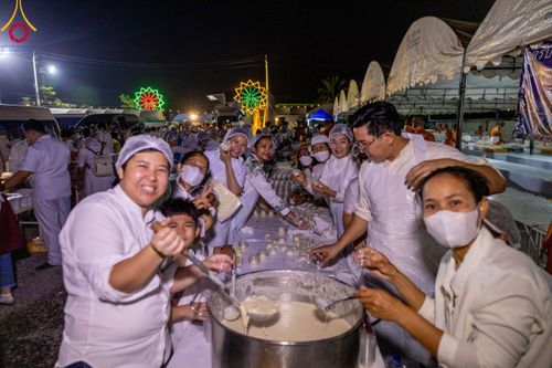 ภาพ No.116236:พิธีถวายภัตตาหารเป็นสังฆทาน แด่คณะพระธรรมยาตรา ปีที่ 12 วันที่ 21 มกราคม พ.ศ. 2567 ณ วัดโบสถ์(บน) บางคูเวียง จ.นนทบุรี