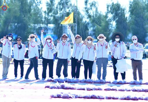 ภาพ No.206499:V.54 สารพัดV สารพัดดี ที่บางปลา ในโครงการธรรมยาตรา กตัญญูบูชา มหาปูชนียาจารย์ พระมงคลเทพมุนี(สด จนฺทสโร) พระผู้ปราบมาร อนุสรณ์สถาน 7 แห่ง ปีที่ 13 ระหว่างวันที่ 2-31 มกราคม พ.ศ. 2568