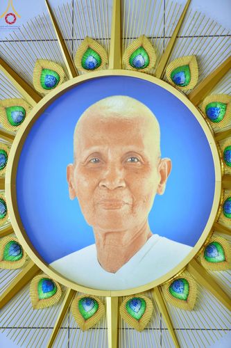 ภาพ No.205636:พิธีสวดพระพุทธมนต์ และถวายภัตตาหารเมนูสวรรค์แด่พระภิกษุ สามเณร วันจันทร์ที่ 3 กุมภาพันธ์ พ.ศ. 2568 ณ หอฉันคุณยายอาจารย์ฯ วัดพระธรรมกาย