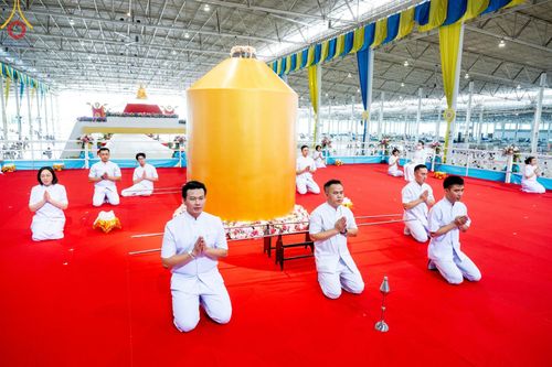 ภาพ No.151400:พิธีจุดเทียนใจ ไฟนิรันดร์ อนันตชัย ณ สภาธรรมกายสากล วัดพระธรรมกาย วันอาทิตย์ต้นเดือนที่ 1 กันยายน พ.ศ. 2567