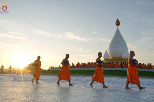 ภาพ No.211871:วันจันทร์ที่ 17 มีนาคม พ.ศ. 2568 พิธีตักบาตรพระกว่า 300 รูป ฉลองพิธีประดิษฐานพระบรมสารีริกธาตุ ณ ปทุมเจดีย์ เจดีย์พระพุทธเจ้า 5 พระองค์ ศูนย์อบรมเยาวชนปัตตานี บ้านโคกดีปลี ตำบลตุยง อำเภอหนองจิก จังหวัดปัตตานี