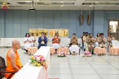 ภาพ No.122934:อำเภอคลองหลวง จัดประชุมกำนัน ผู้ใหญ่บ้าน แพทย์ประจำตำบล ผู้ช่วยผู้ใหญ่บ้าน สารวัตรกำนัน ฯลฯ ประจำเดือนกุมภาพันธ์ พ.ศ. 2567 ณ วัดพระธรรมกาย