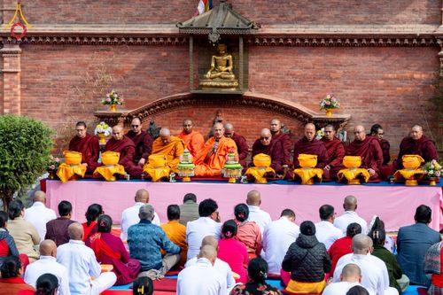 ภาพ No.209724:วันที่ 28 กุมภาพันธ์ พ.ศ.2568 พิธีเปิดโครงการบวชสามเณร พิธีถวายไทยธรรม พิธีขอขมามอบผ้าไตร  ณ เมืองปาตัน ประเทศเนปาล